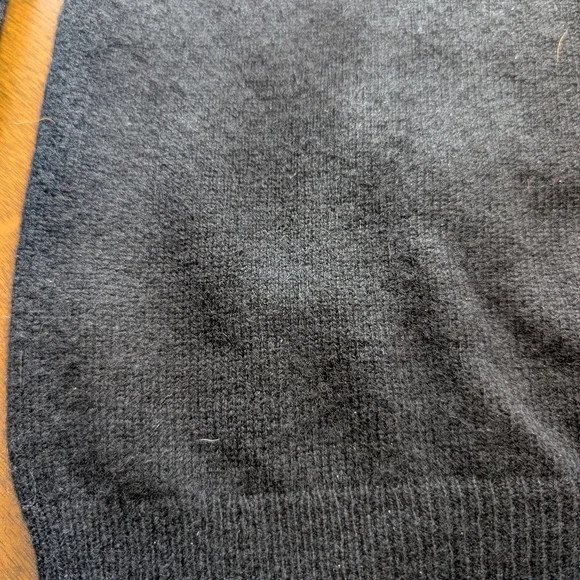 Black Cashmere V- Neck Sweater Size L - Picture 5 of 8